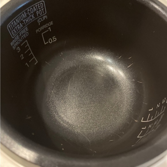 Sanyo Rice Cooker - Picture 6 of 7